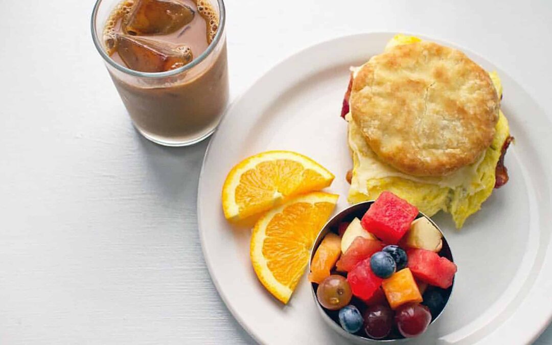 biscuit sandwich with fruit